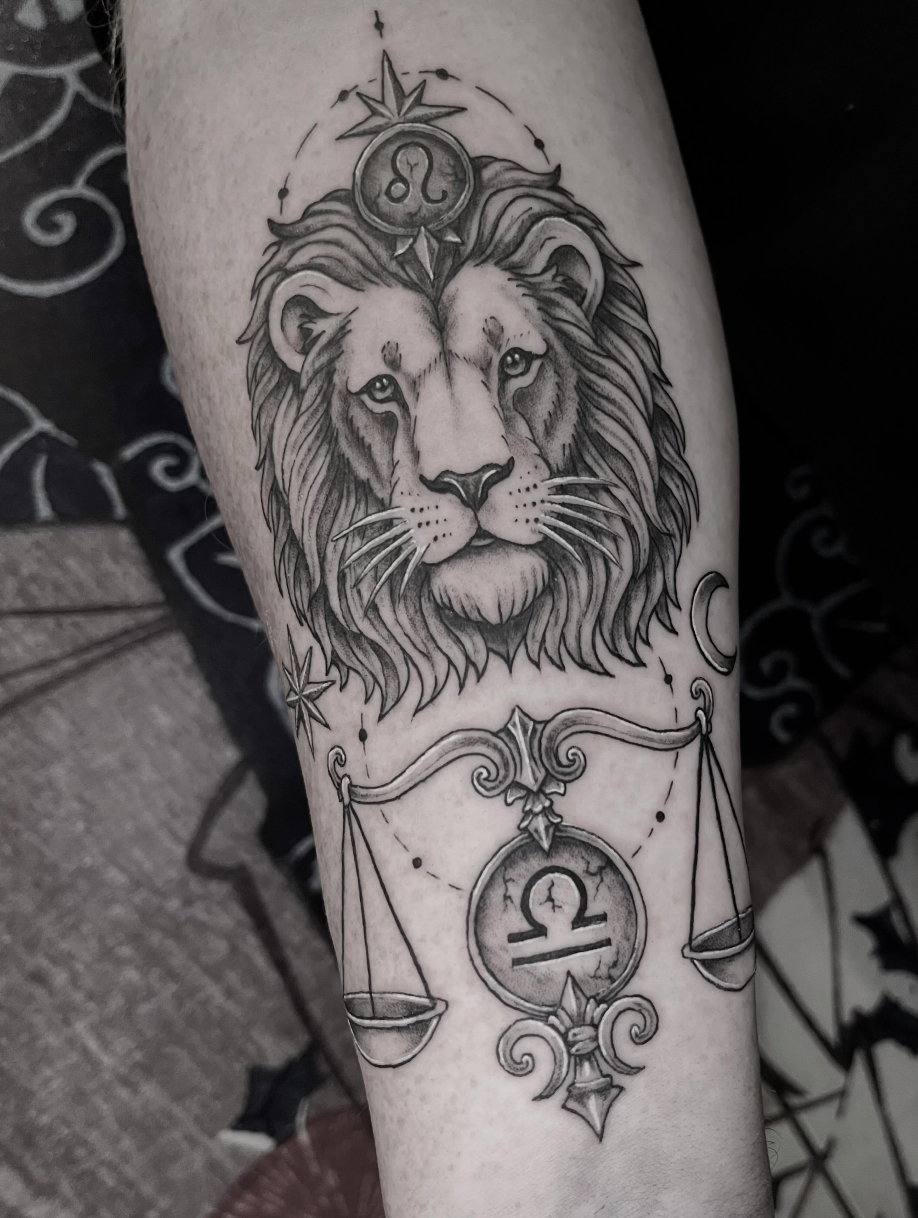 This one’s for all you readers of the stars out there. Such a cool way to do a family tattoo. What star signs would you get?

Great work by Mark @mvgtattoo