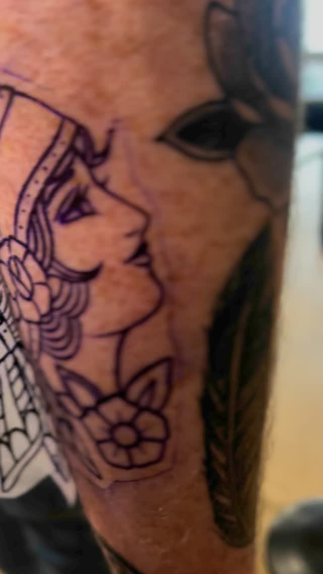 One of my favourite styles to do.  American traditional, often known as “old school” tattooing, is a classic style that has been popular for over a century. It is defined by its bold, black outlines and simple, iconic imagery. This style is known for its heavy shading and use of black ink to create high-contrast designs that stand the test of time.

The roots of American traditional tattooing can be traced back to the early 1900s with sailors, soldiers, and marines who often got tattoos as symbols of their experiences, travels, and personal beliefs. Common motifs include anchors, eagles, ships, hearts, daggers, and pin-up girls—each carrying specific meanings, like loyalty, bravery, and love.

American traditional tattoos are admired for their boldness, clarity, and timelessness. They have a nostalgic charm that continues to appeal to modern tattoo enthusiasts looking for a piece of history etched onto their skin.  #tradtattoos #traditionaltattoo #bold #bold #black #blacktattoo #newtattoo #gypsy
