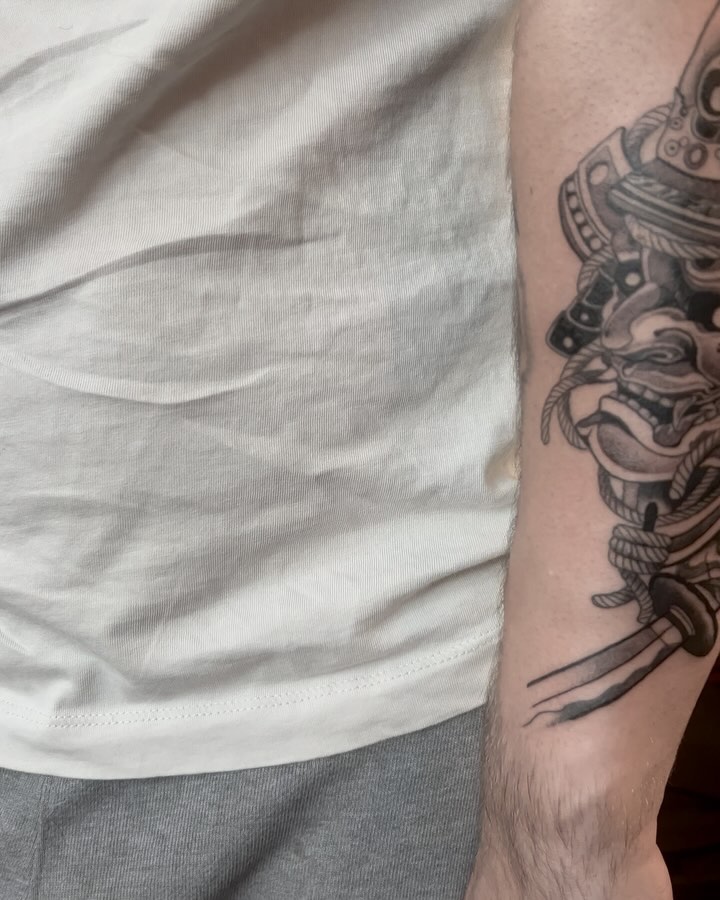 Thanks Will. This is part of a traditional style sleeve. I have always really enjoyed putting these together and think the use of skin is very important in a tattoo and even more so in a sleeve. To allow the design to be as readable as possible. Always available for stuff like this. Currently booking August 15th onwards. #sleeve #sleevetattoo #sleevetattoos #tattooinspiration #tattooink #newtattoo