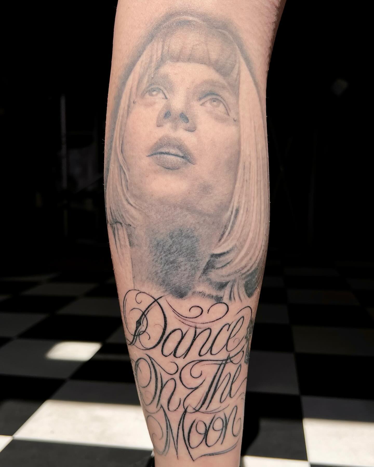 An amazing portrait of @auroramusic and some freehand lettering both done by @rafaelferraritattoo 
Raf will be working in the studio on Thursdays and Saturdays. 

#tattoo #tattooing #tattoos #portrait #blackandgreytattoo #tattooportrait #lettering #freehandtattoo