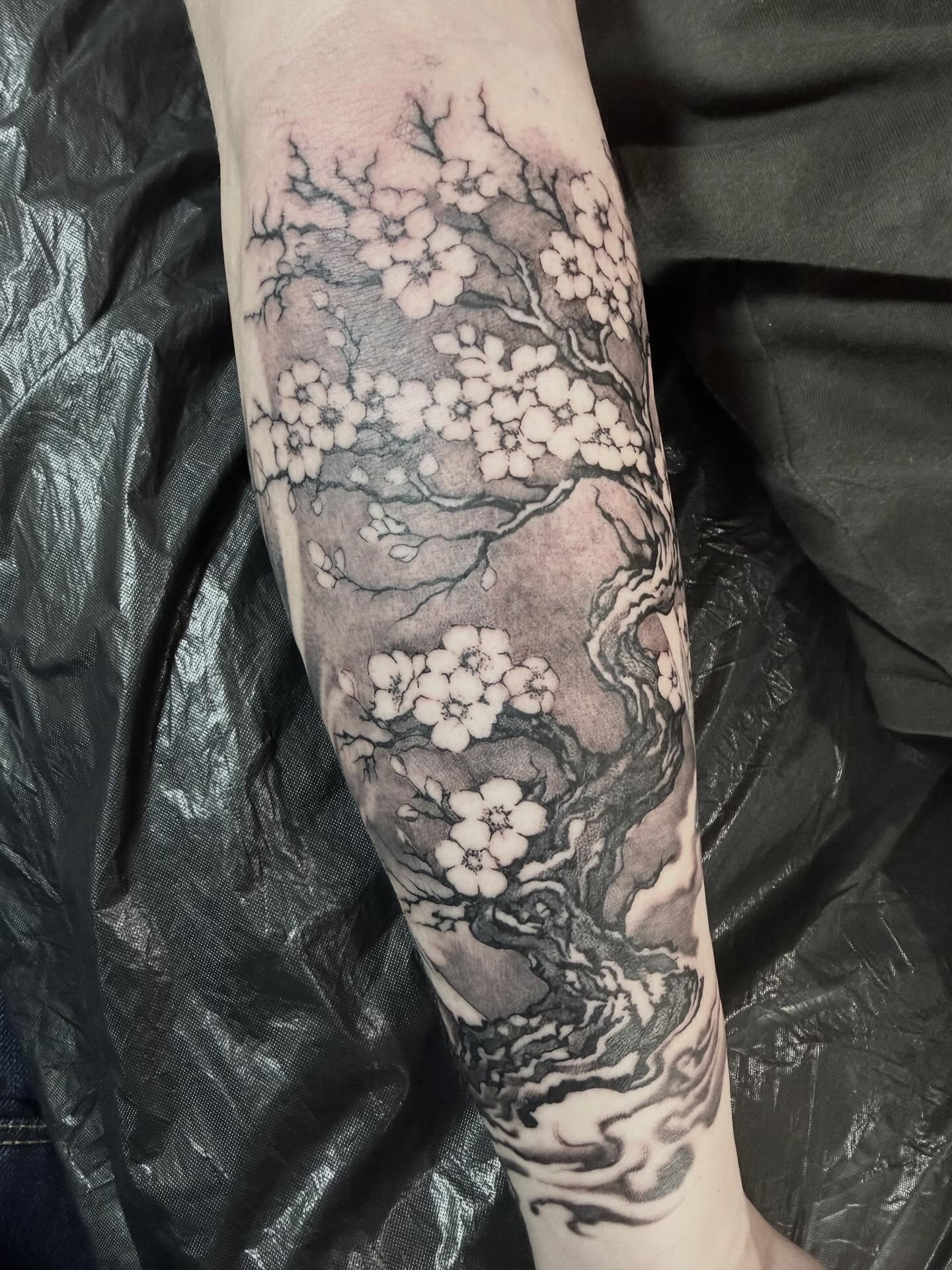 Second session on a sleeve by @joshwilding #sleeve #sleevetattoo #japanese #japaneseart #blackandgreytattoo