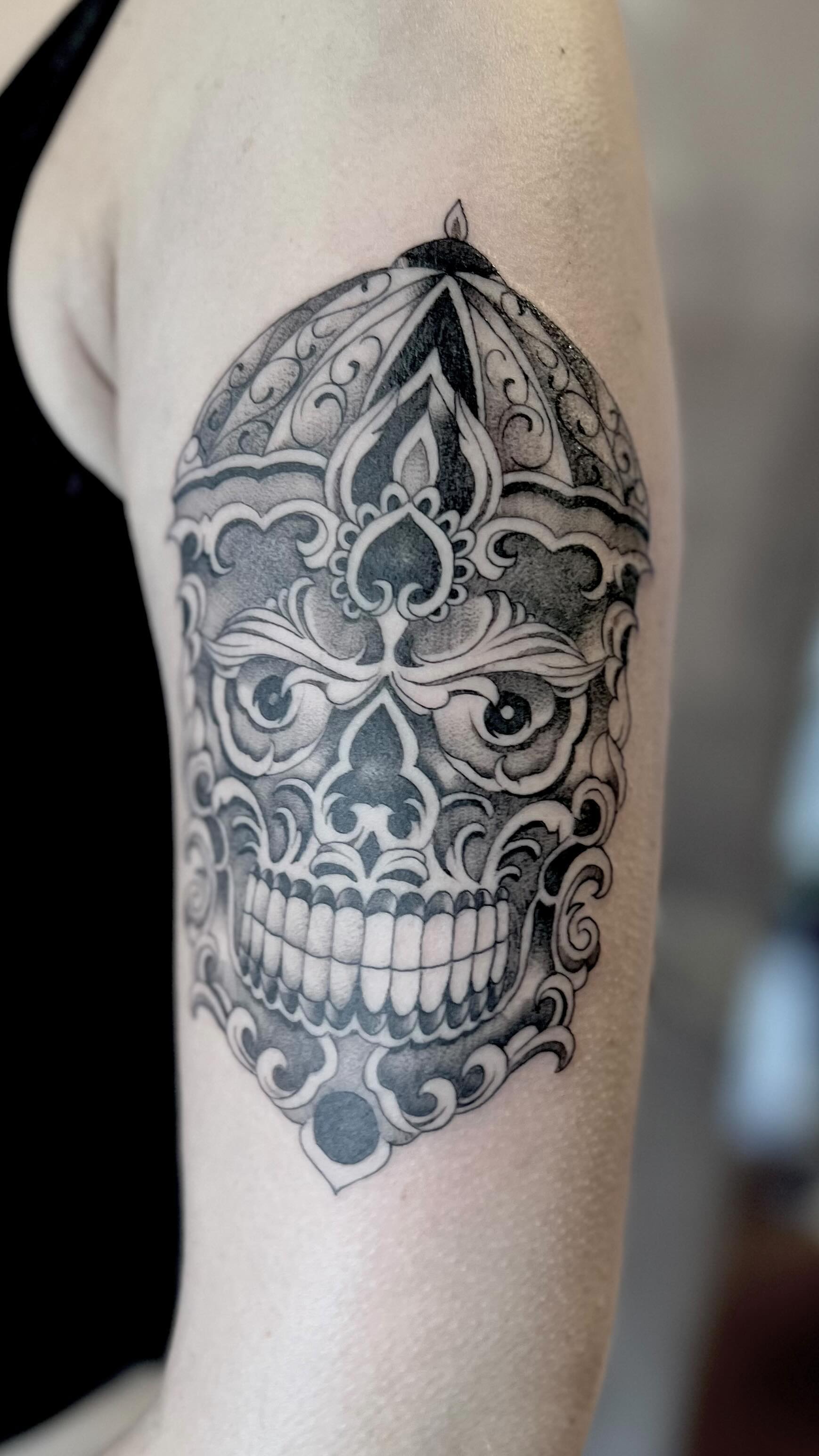 This is the first addition to a larger piece. Done using a 3rl in a fine line style. Thanks @kelcey.harrison for choosing a cool project. #tibet #tibetan #skull #tibetanskull #ornament #ornaments #blackandgreytattoo #finelinetattoo